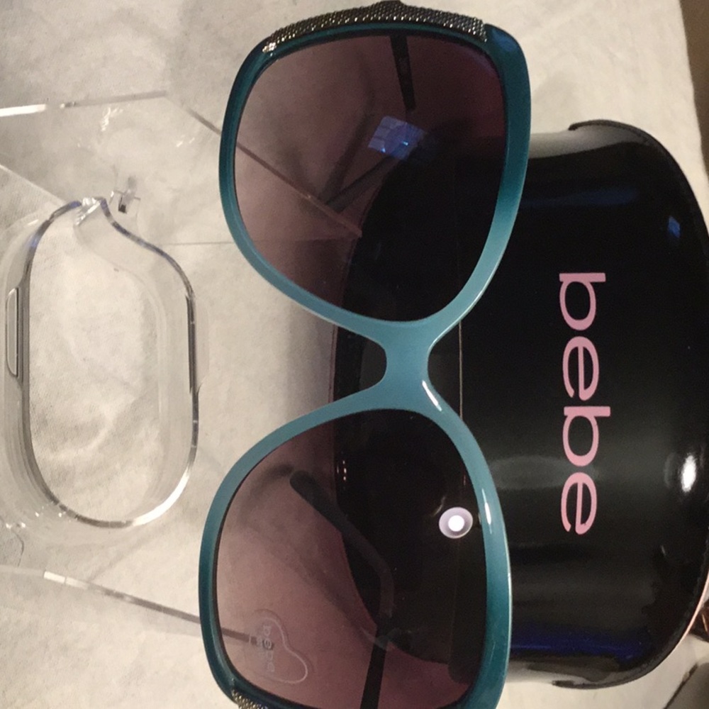 Women’s Bebe sunglasses BB 7019 Beloved.